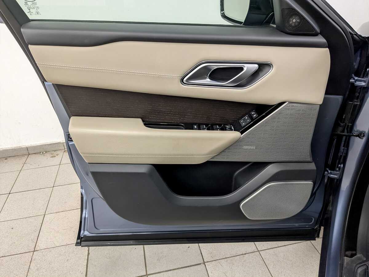 Land Rover Range Rover Velar 2020 года с пробегом. Фото: #18
