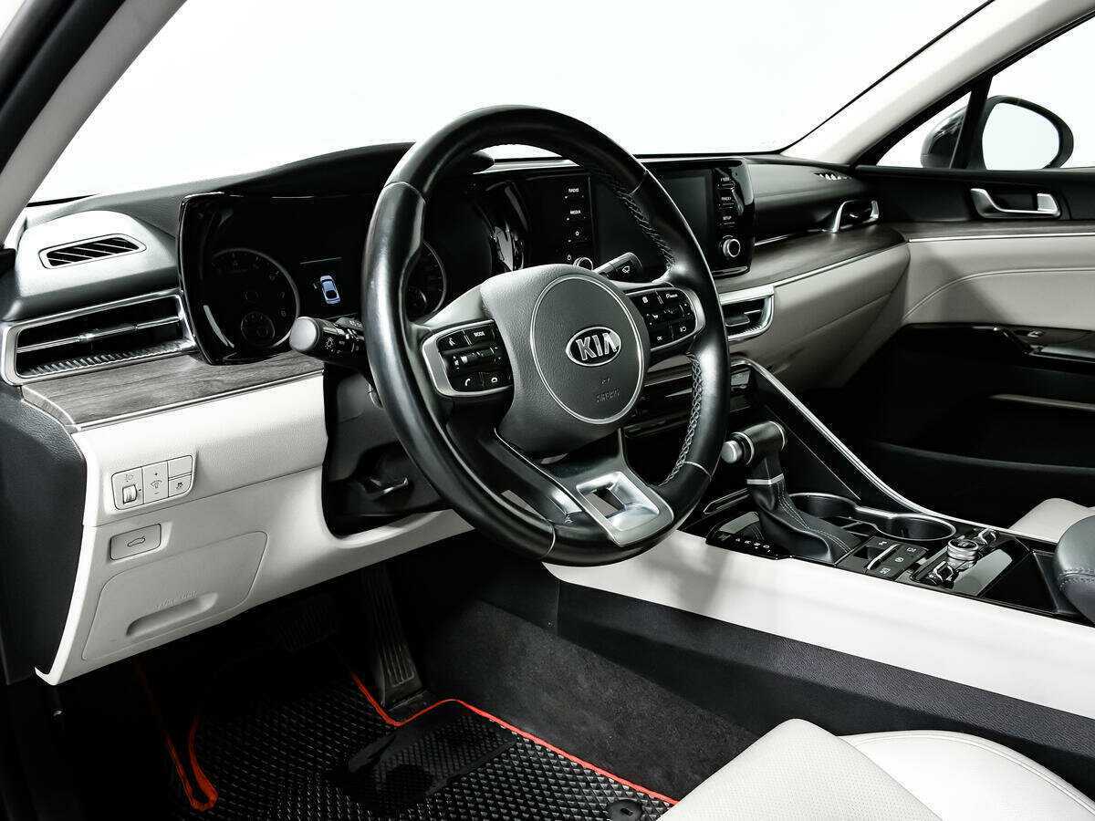Kia K5 2020 года с пробегом. Фото: #11