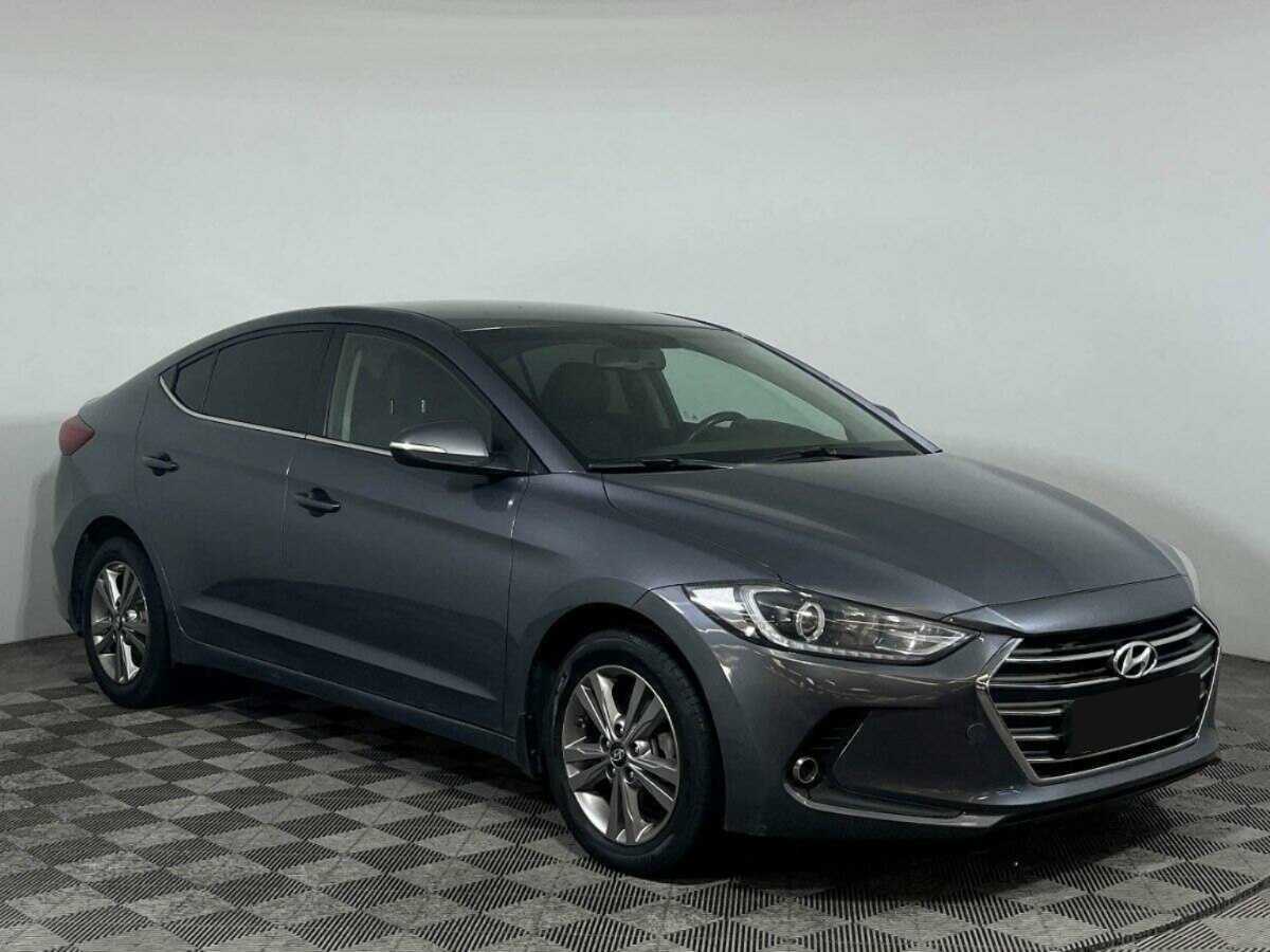 Hyundai Elantra 2018 года с пробегом. Фото: #2