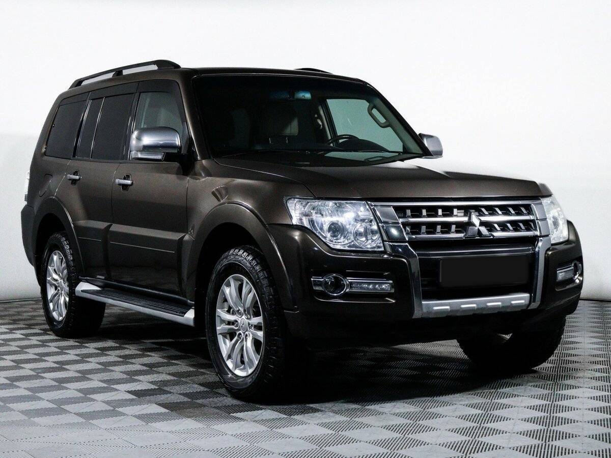 Mitsubishi Pajero 2017 года с пробегом. Фото: #2