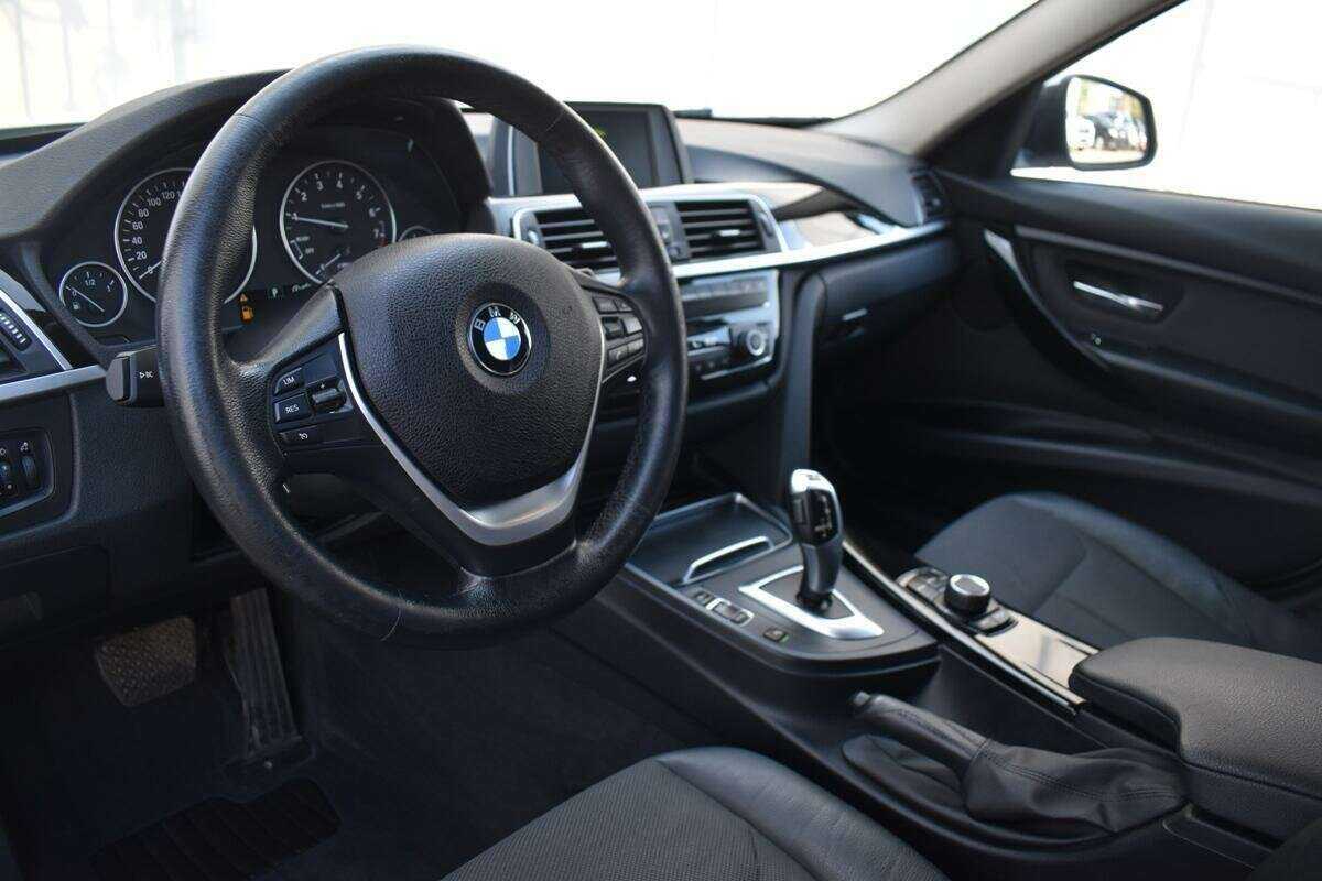 BMW 3 серии 2018 года с пробегом. Фото: #9