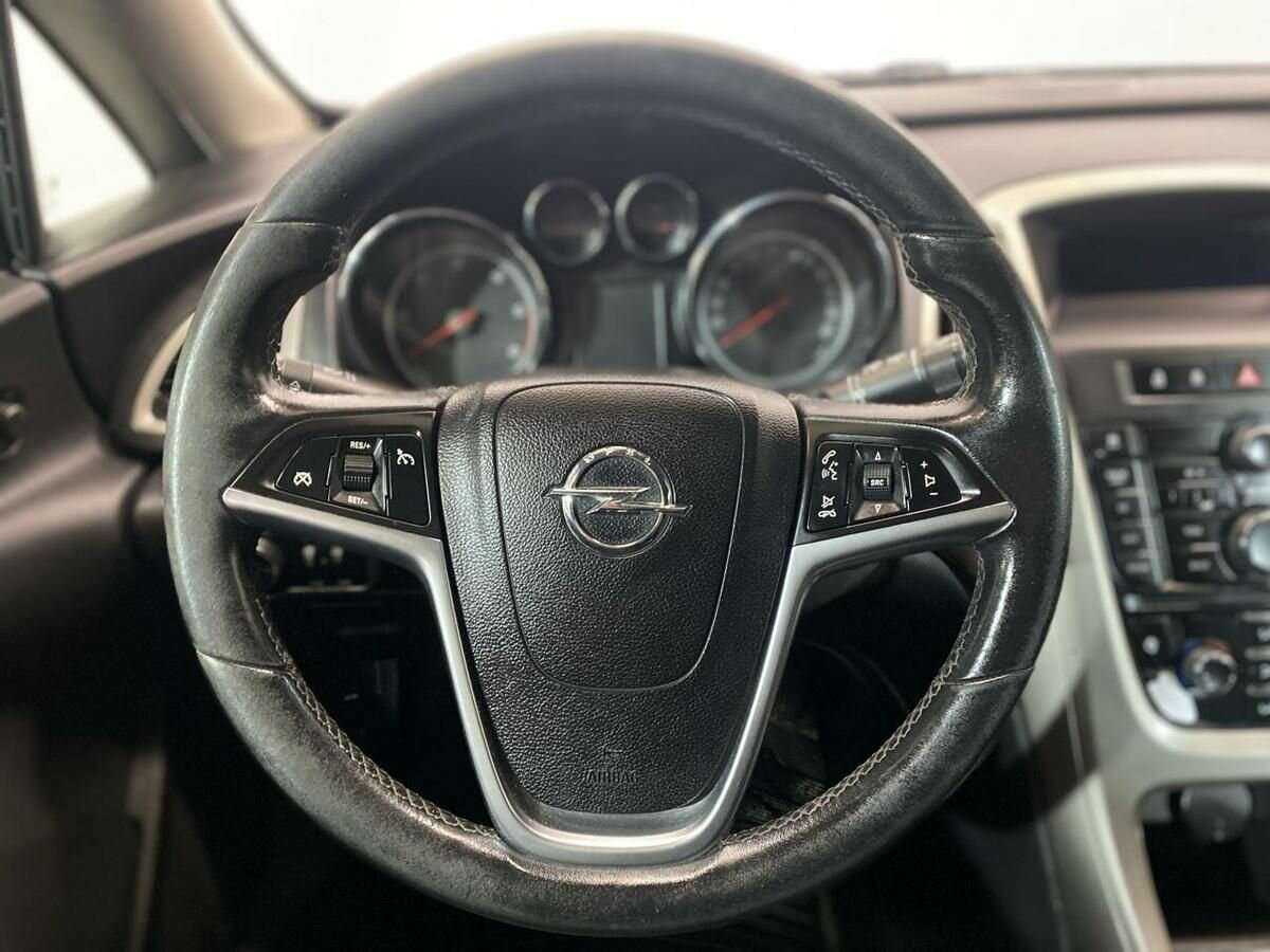 Opel Astra 2010 года с пробегом. Фото: #11