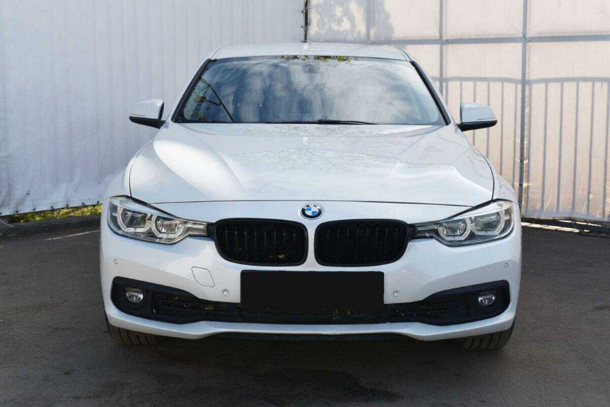 BMW 3 серии 2018 года с пробегом. Фото: #1