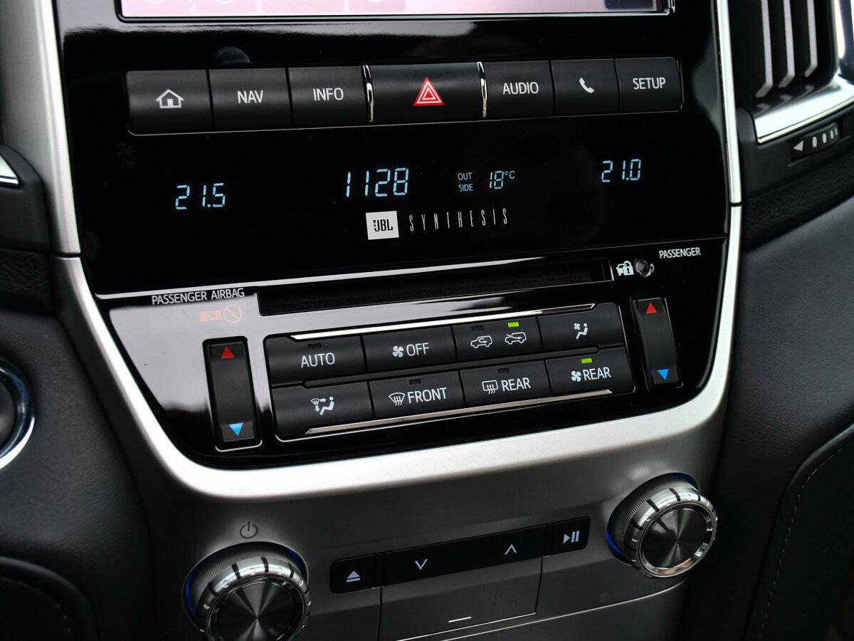 Toyota Land Cruiser 2017 года с пробегом. Фото: #30