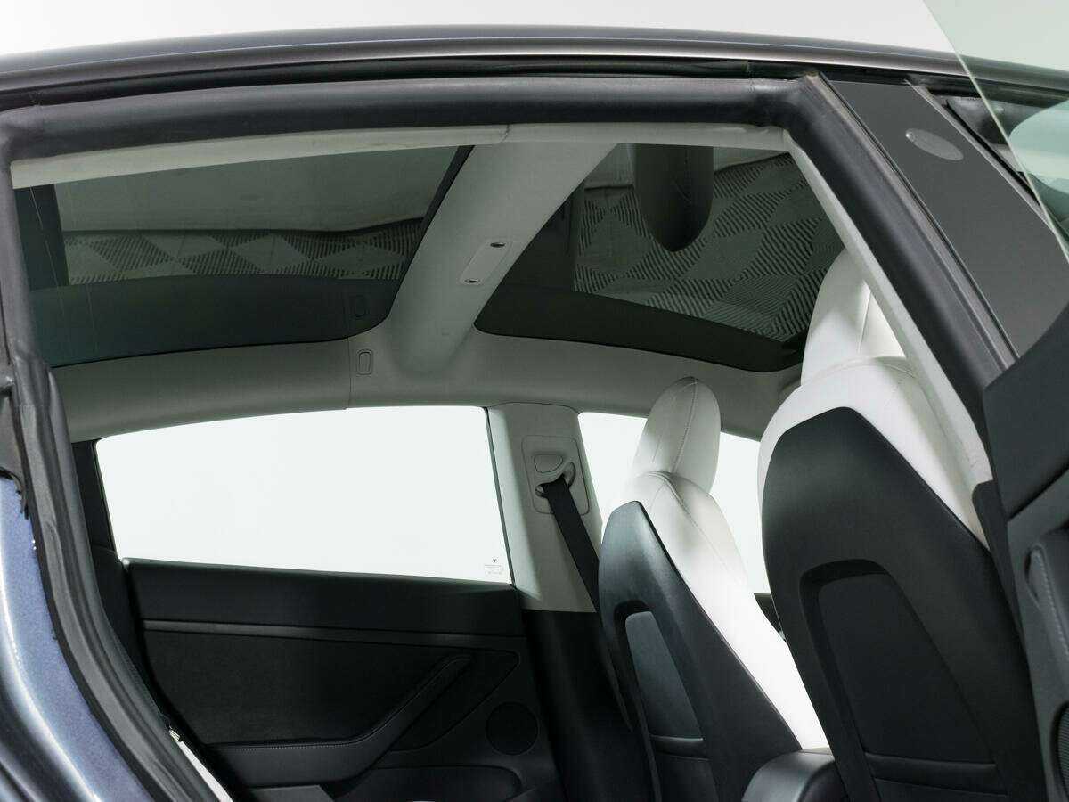 Tesla Model 3 2022 года с пробегом. Фото: #11