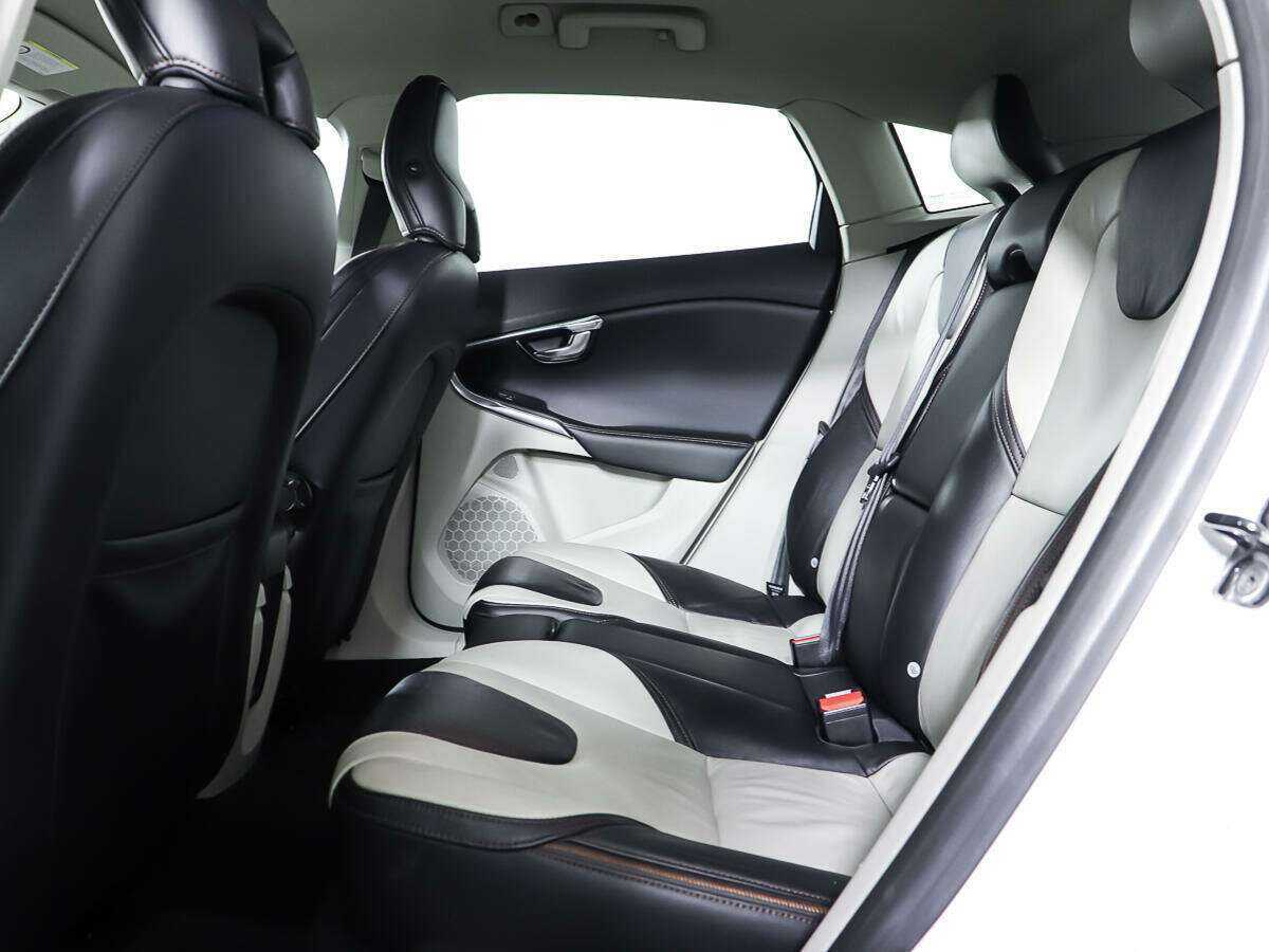 Volvo V40 Cross Country 2013 года с пробегом. Фото: #9