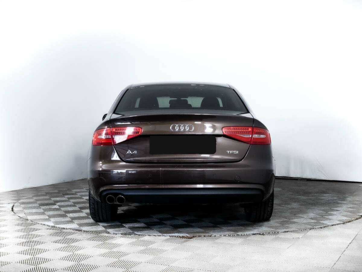 Audi A4 2015 года с пробегом. Фото: #3
