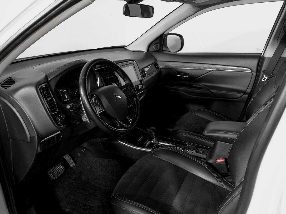 Mitsubishi Outlander 2021 года с пробегом. Фото: #15