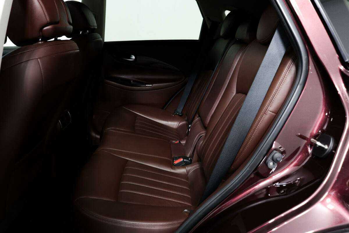 Infiniti QX50 2014 года с пробегом. Фото: #11