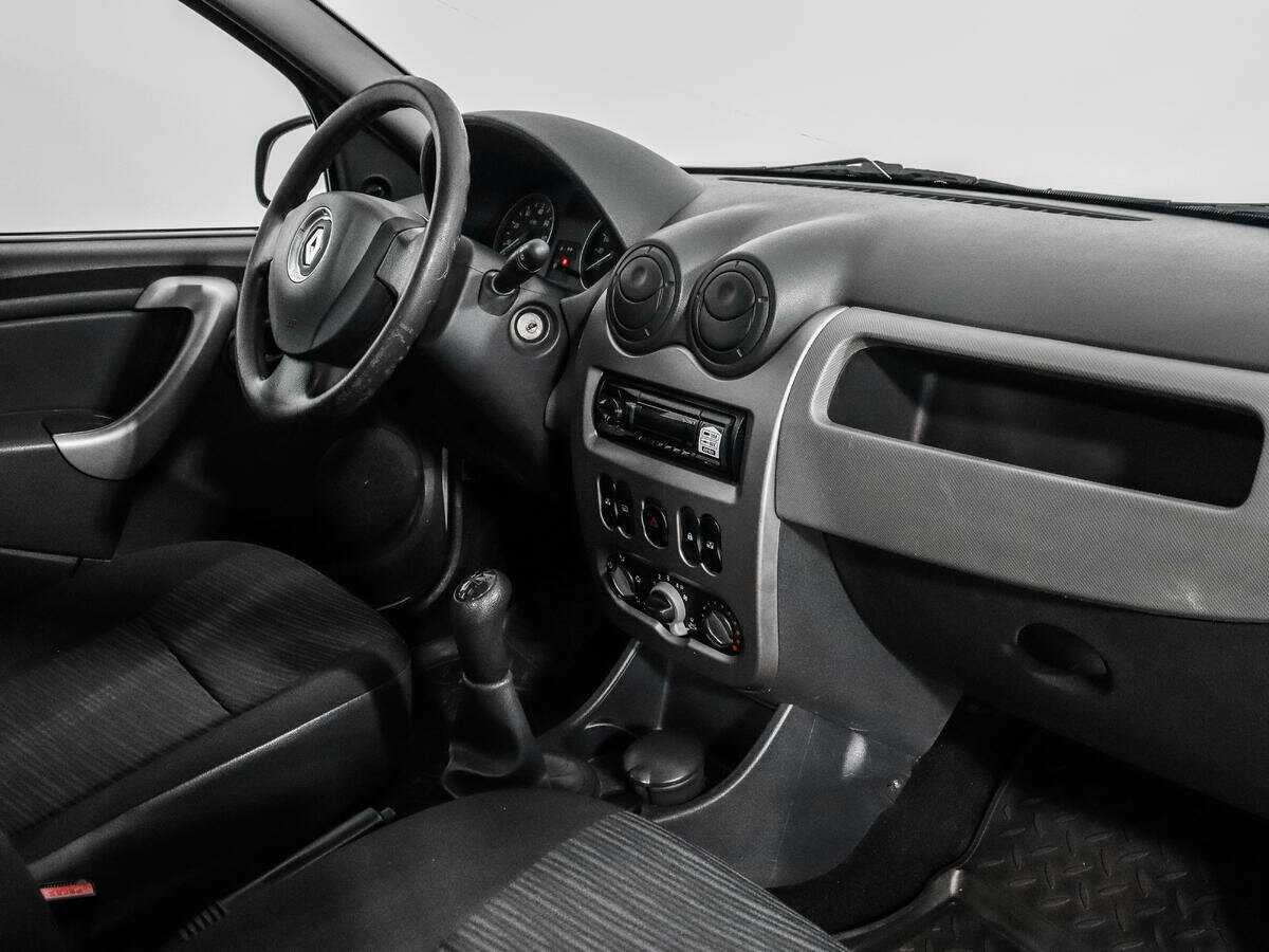 Renault Sandero 2011 года с пробегом. Фото: #9