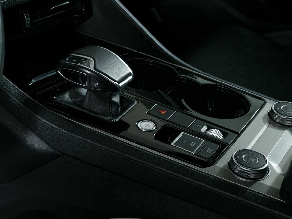 Volkswagen Touareg 2019 года с пробегом. Фото: #18
