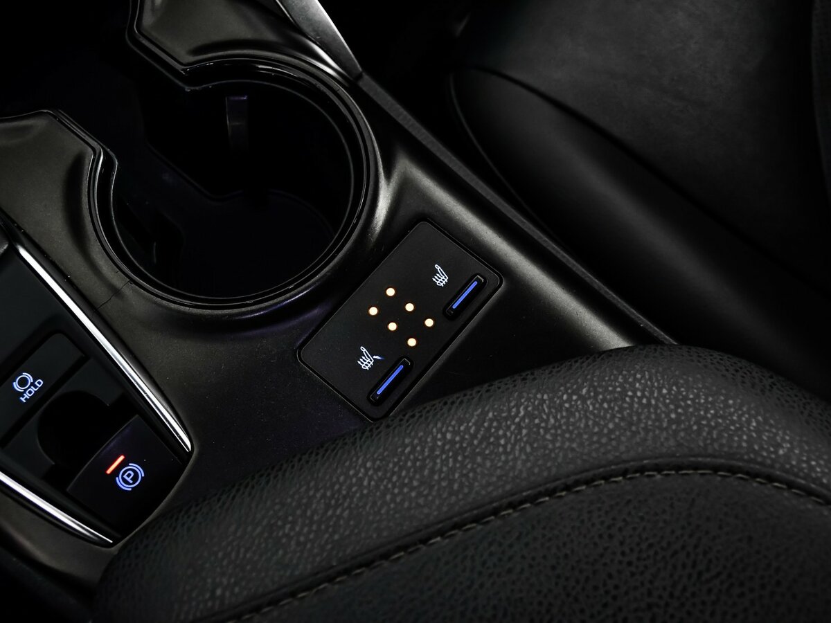 Toyota Camry 2021 года с пробегом. Фото: #15