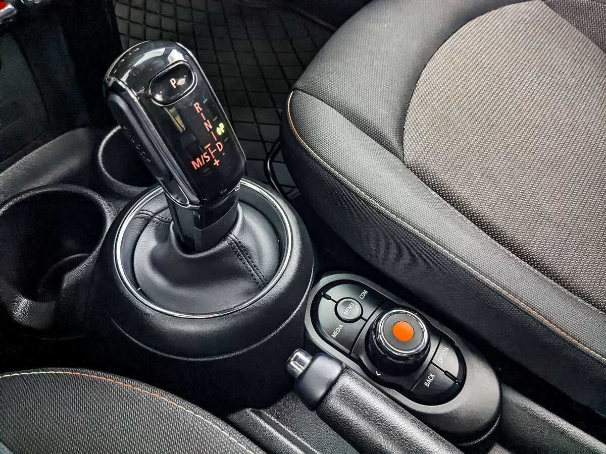 Mini Hatch 2019 года с пробегом. Фото: #21