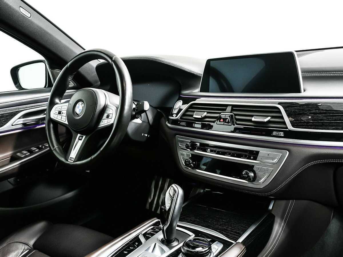 BMW 7 серии 2021 года с пробегом. Фото: #8
