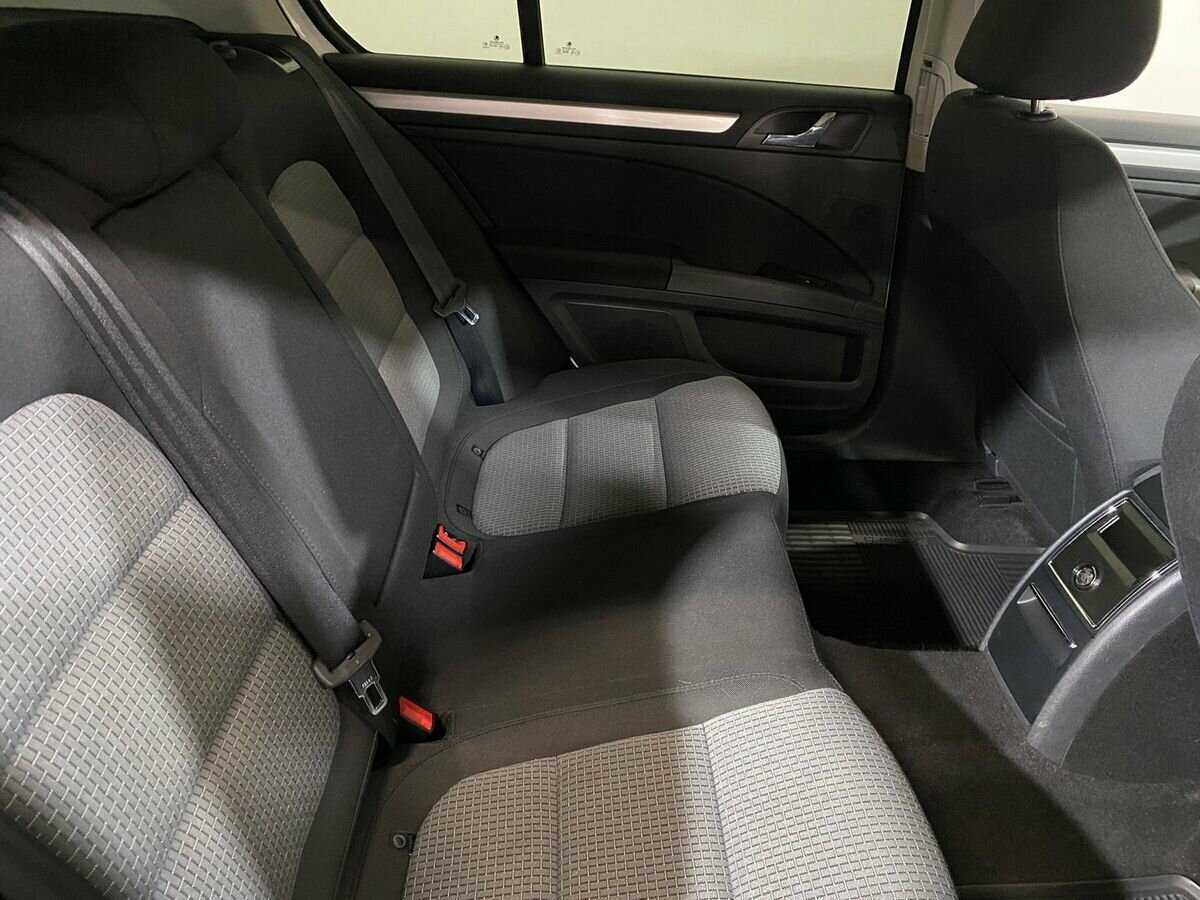 Skoda Superb 2011 года с пробегом. Фото: #10