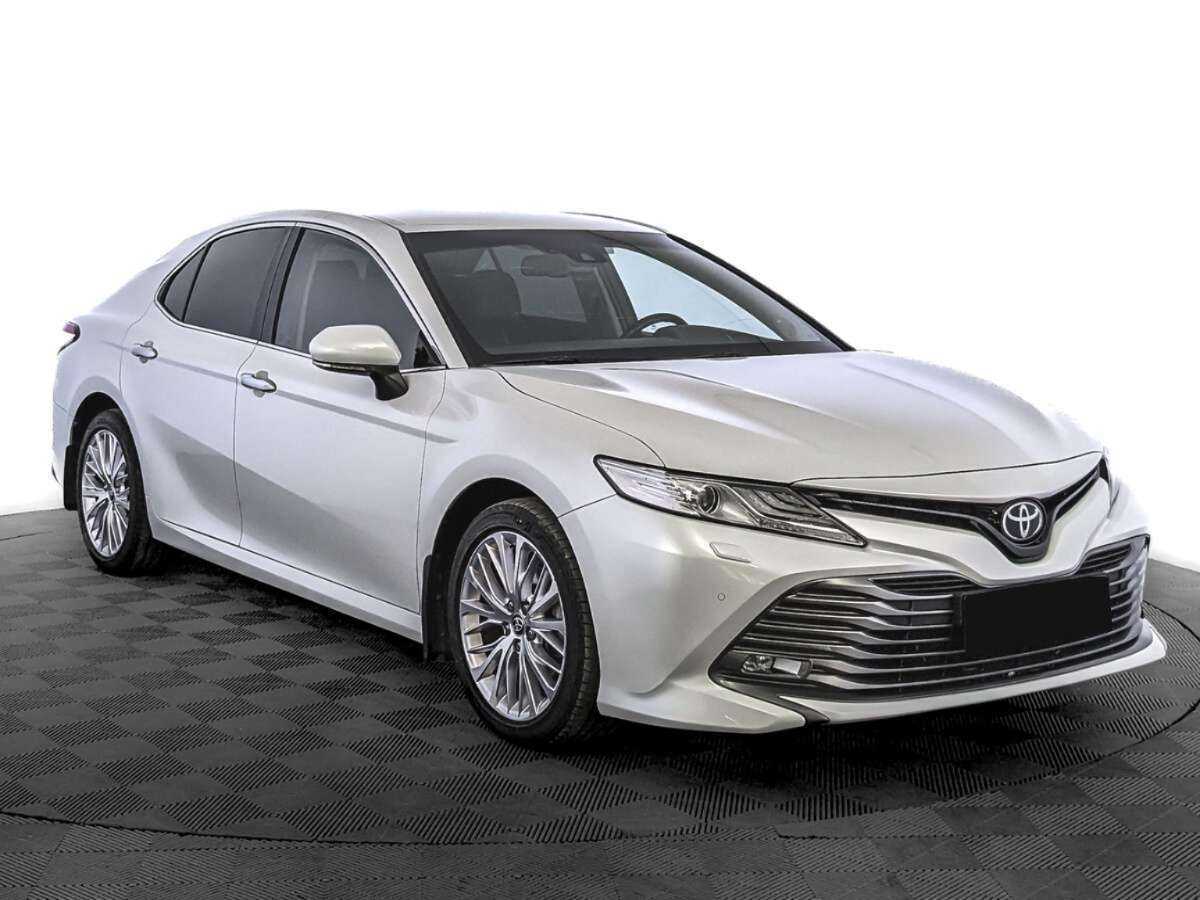 Toyota Camry 2021 года с пробегом. Фото: #2