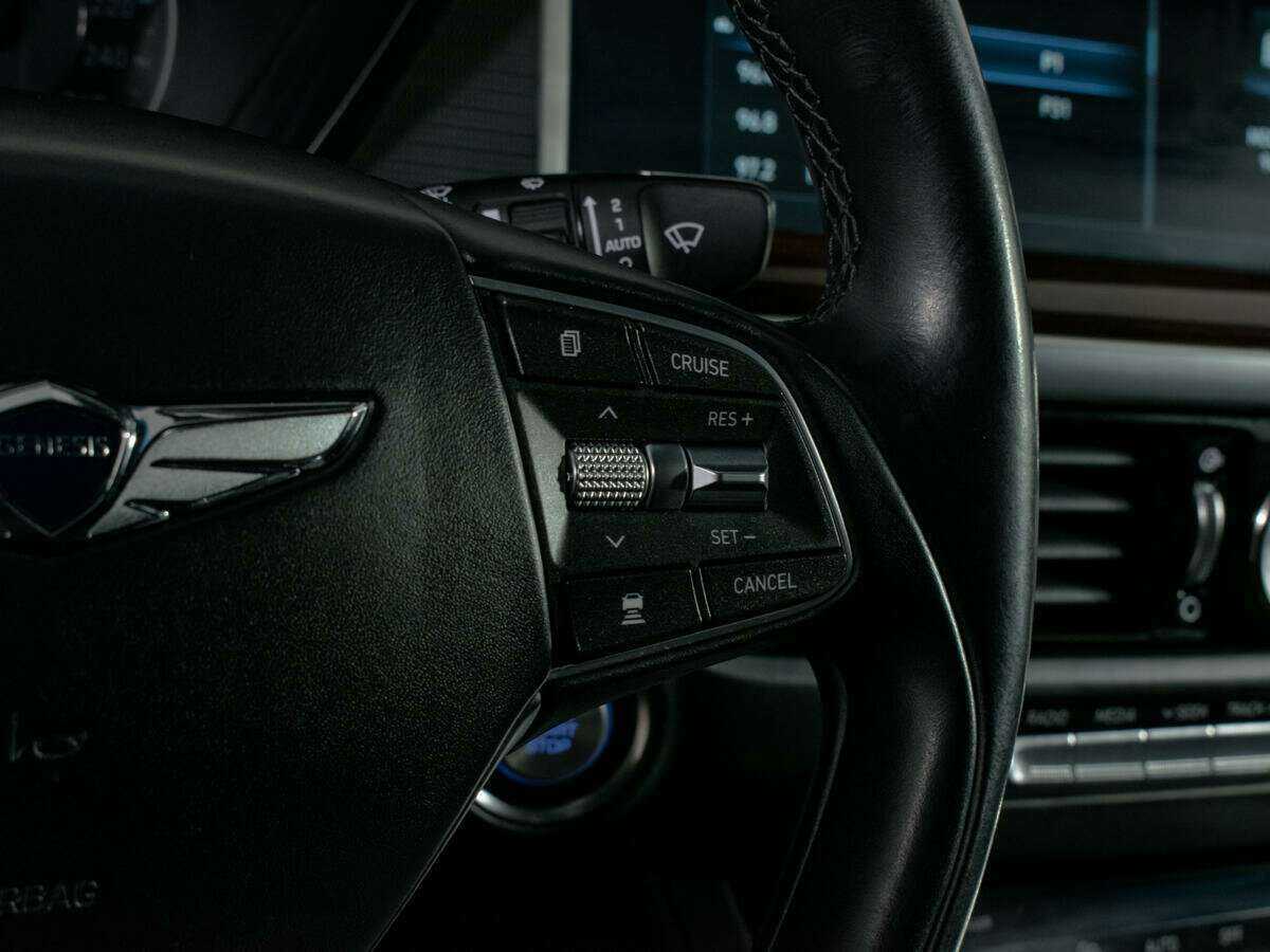 Genesis G90 2017 года с пробегом. Фото: #20