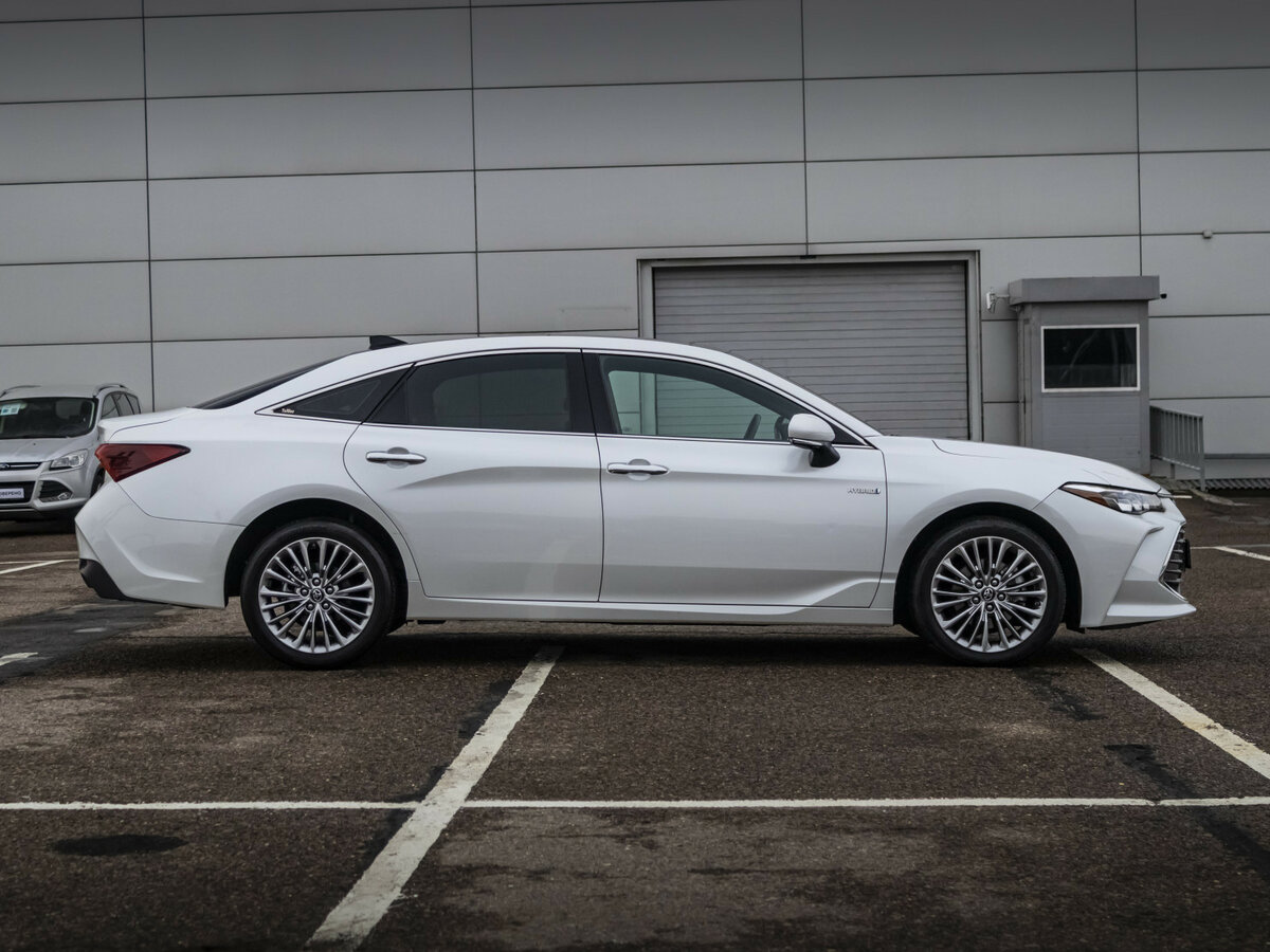 Toyota Avalon 2022 года с пробегом. Фото: #3
