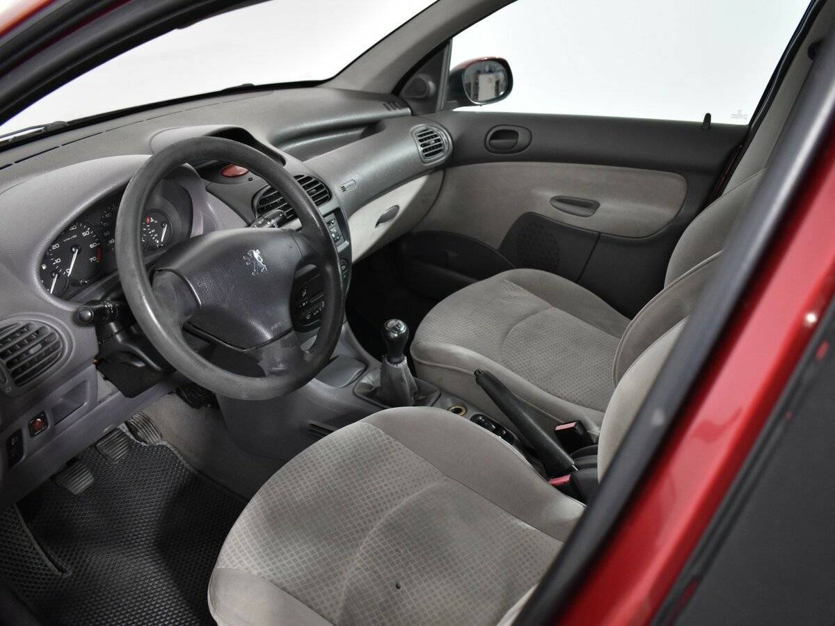 Peugeot 206 2003 года с пробегом. Фото: #8