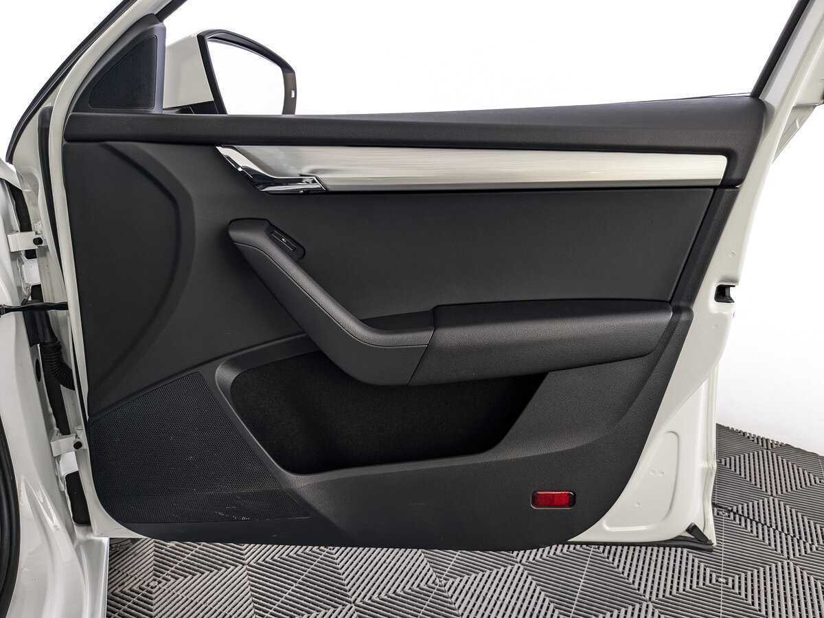 Skoda Octavia 2019 года с пробегом. Фото: #19