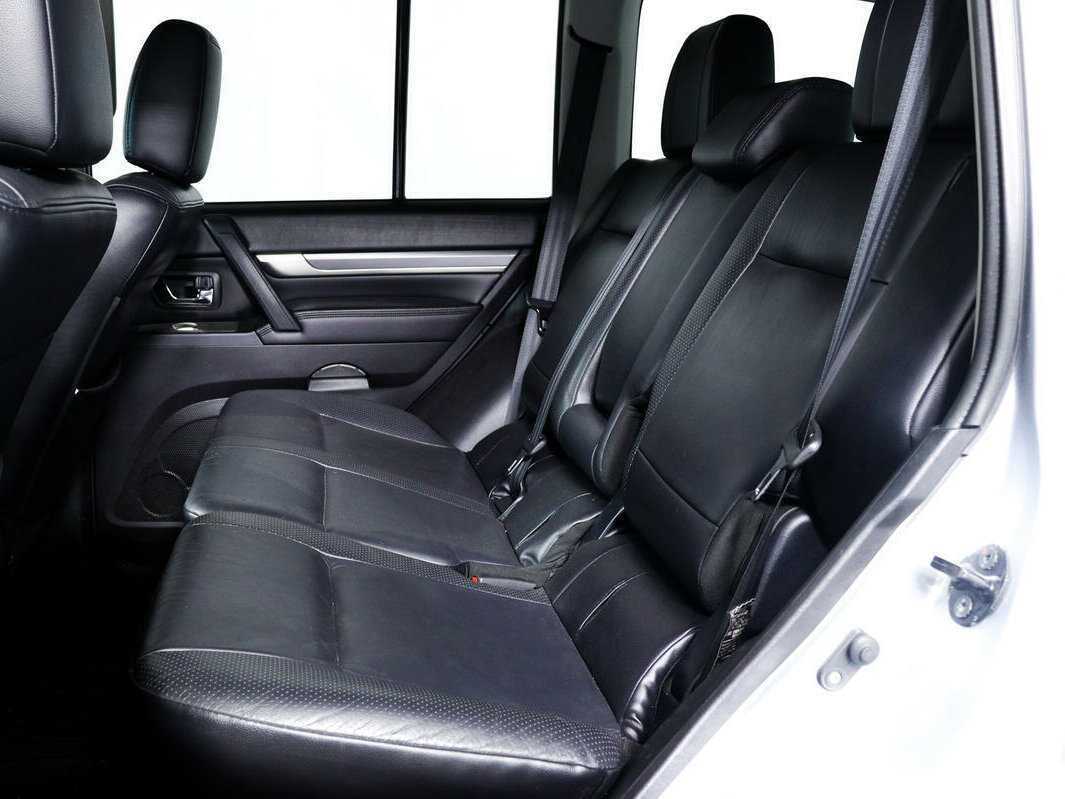 Mitsubishi Pajero 2011 года с пробегом. Фото: #9