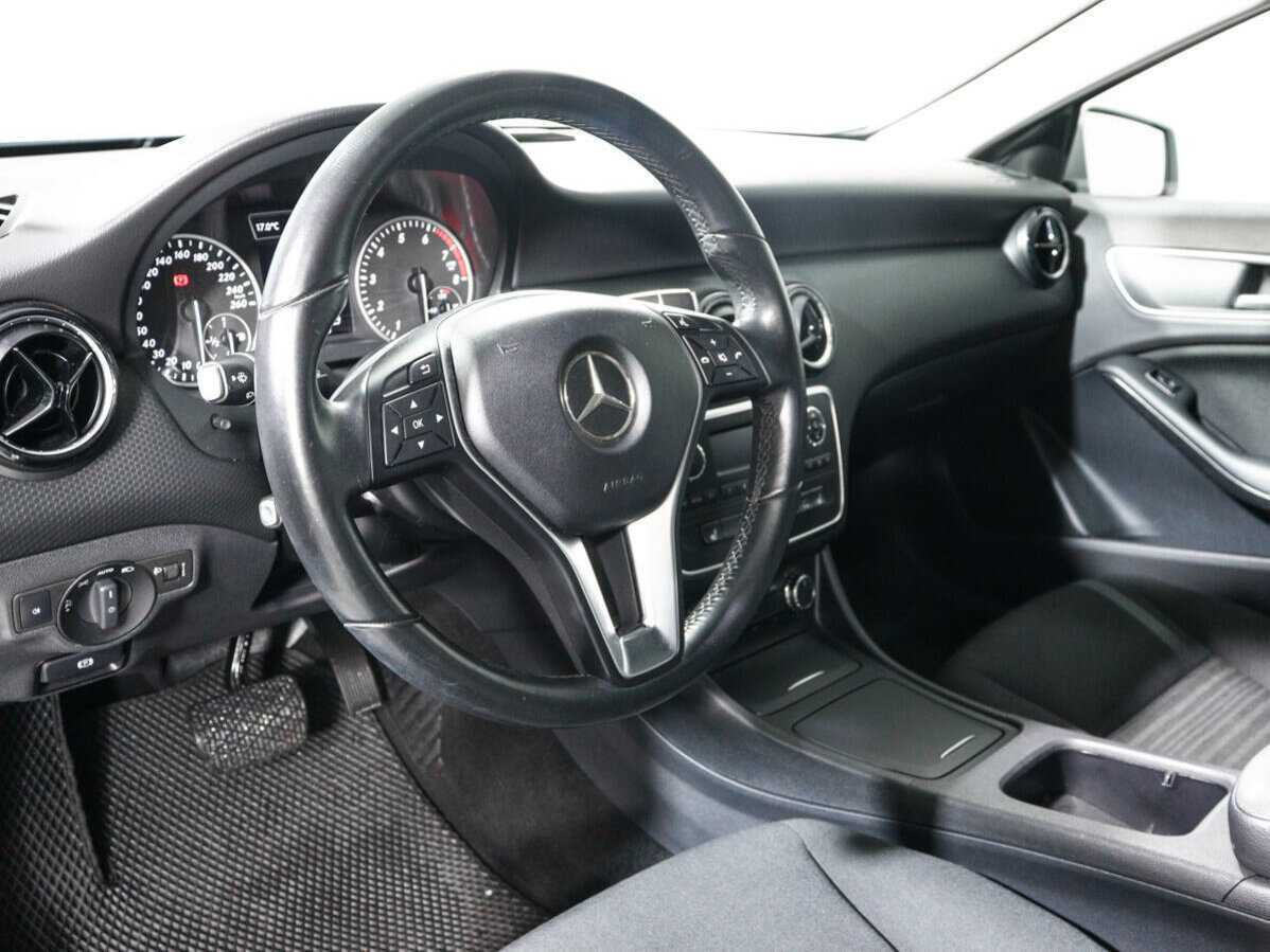 Mercedes-Benz A-Класс 2015 года с пробегом. Фото: #13