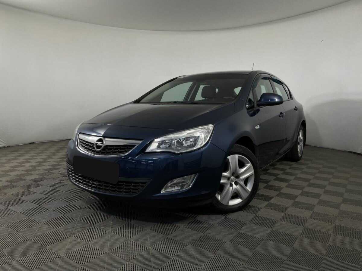 Opel Astra 2010 года с пробегом. Посмотреть фото