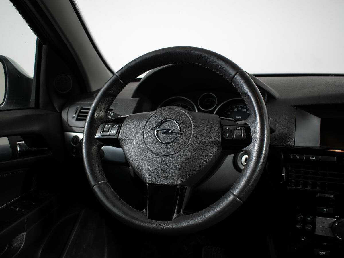Opel Astra 2011 года с пробегом. Фото: #8