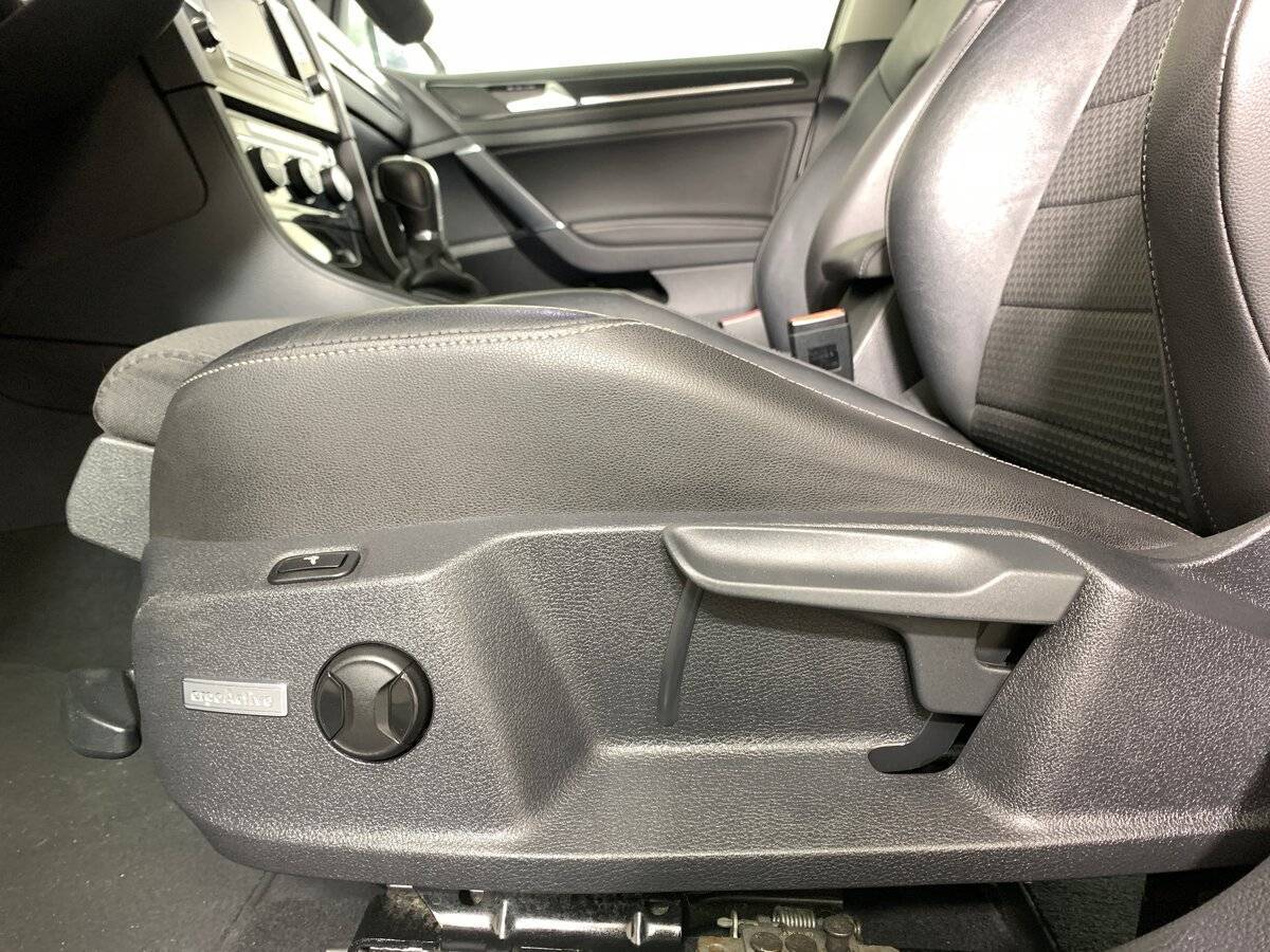 Volkswagen Golf 2013 года с пробегом. Фото: #15