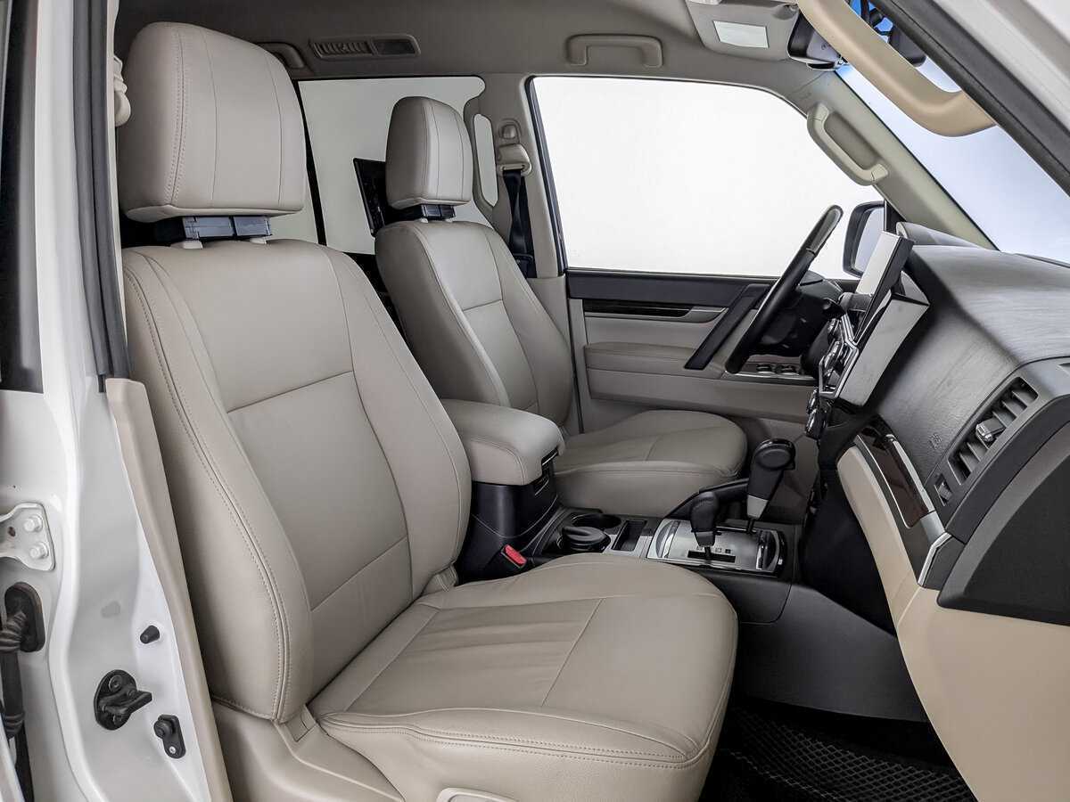 Mitsubishi Pajero 2019 года с пробегом. Фото: #23