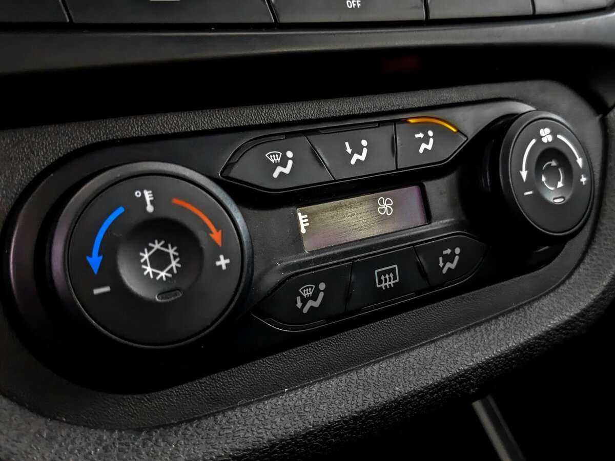 Lada (ВАЗ) Vesta 2018 года с пробегом. Фото: #20