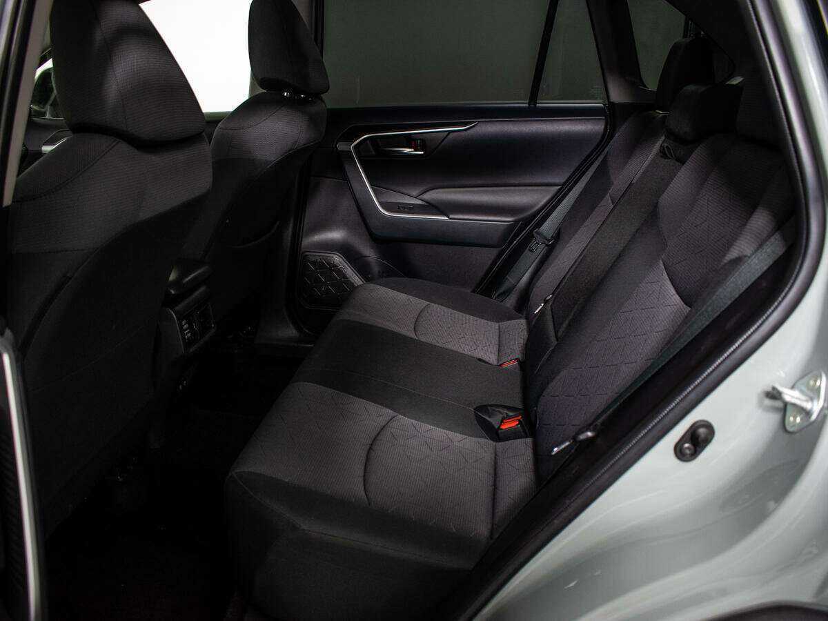 Toyota RAV4 2019 года с пробегом. Фото: #9