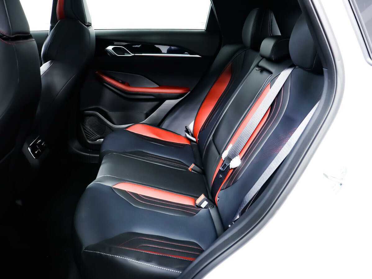 Geely Coolray 2023 года с пробегом. Фото: #10