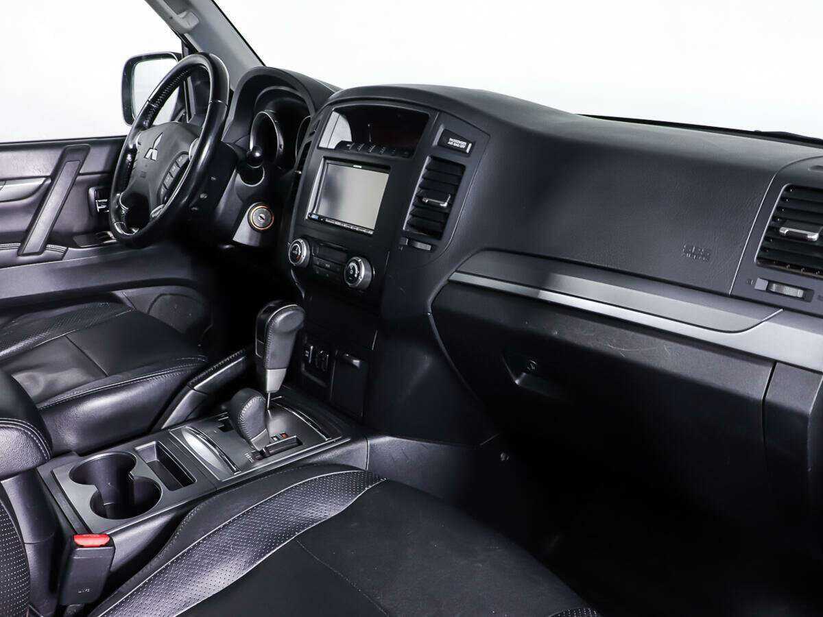 Mitsubishi Pajero 2010 года с пробегом. Фото: #8