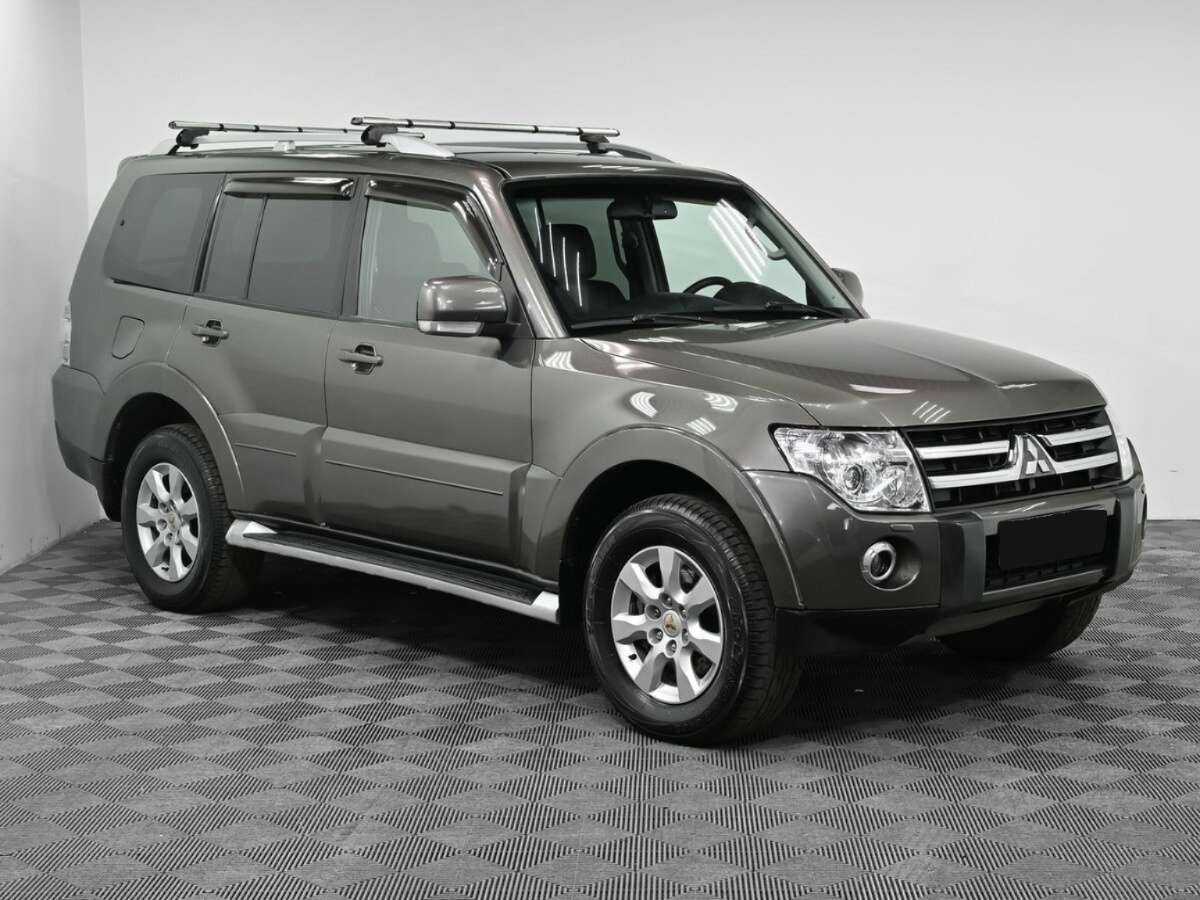 Mitsubishi Pajero 2010 года с пробегом. Фото: #2