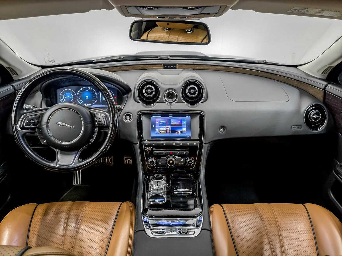 Jaguar XJ 2017 года с пробегом. Фото: #13