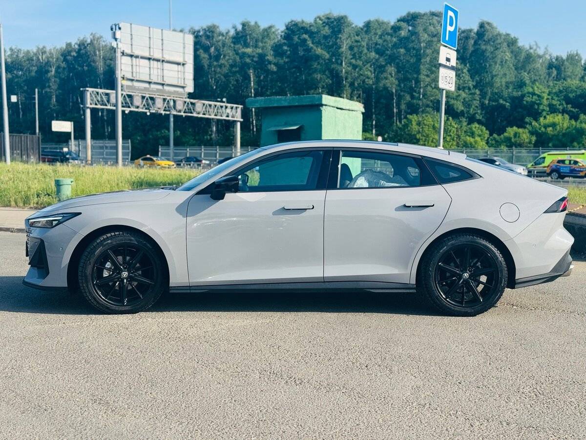 Changan UNI-V 2023 года с пробегом. Фото: #6