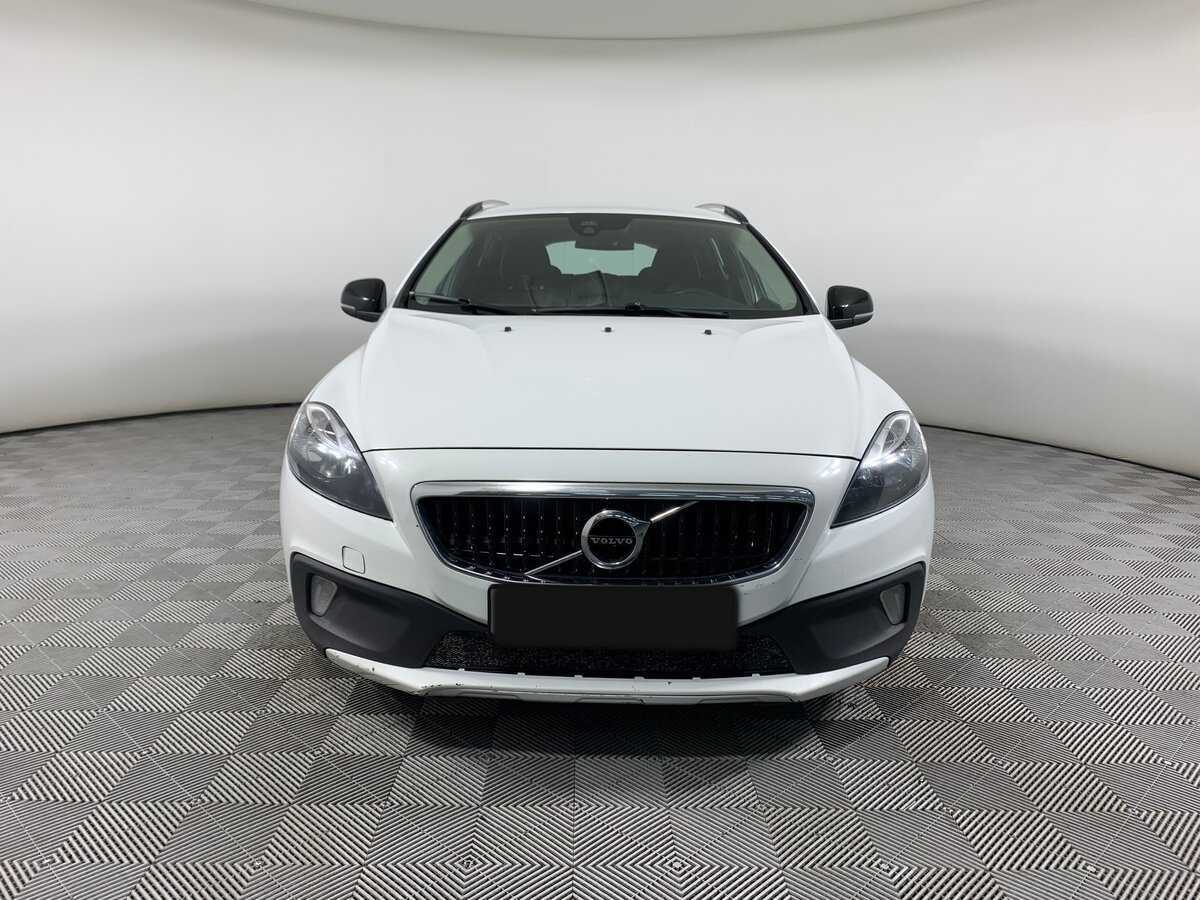 Volvo V40 Cross Country 2017 года с пробегом. Фото: #1