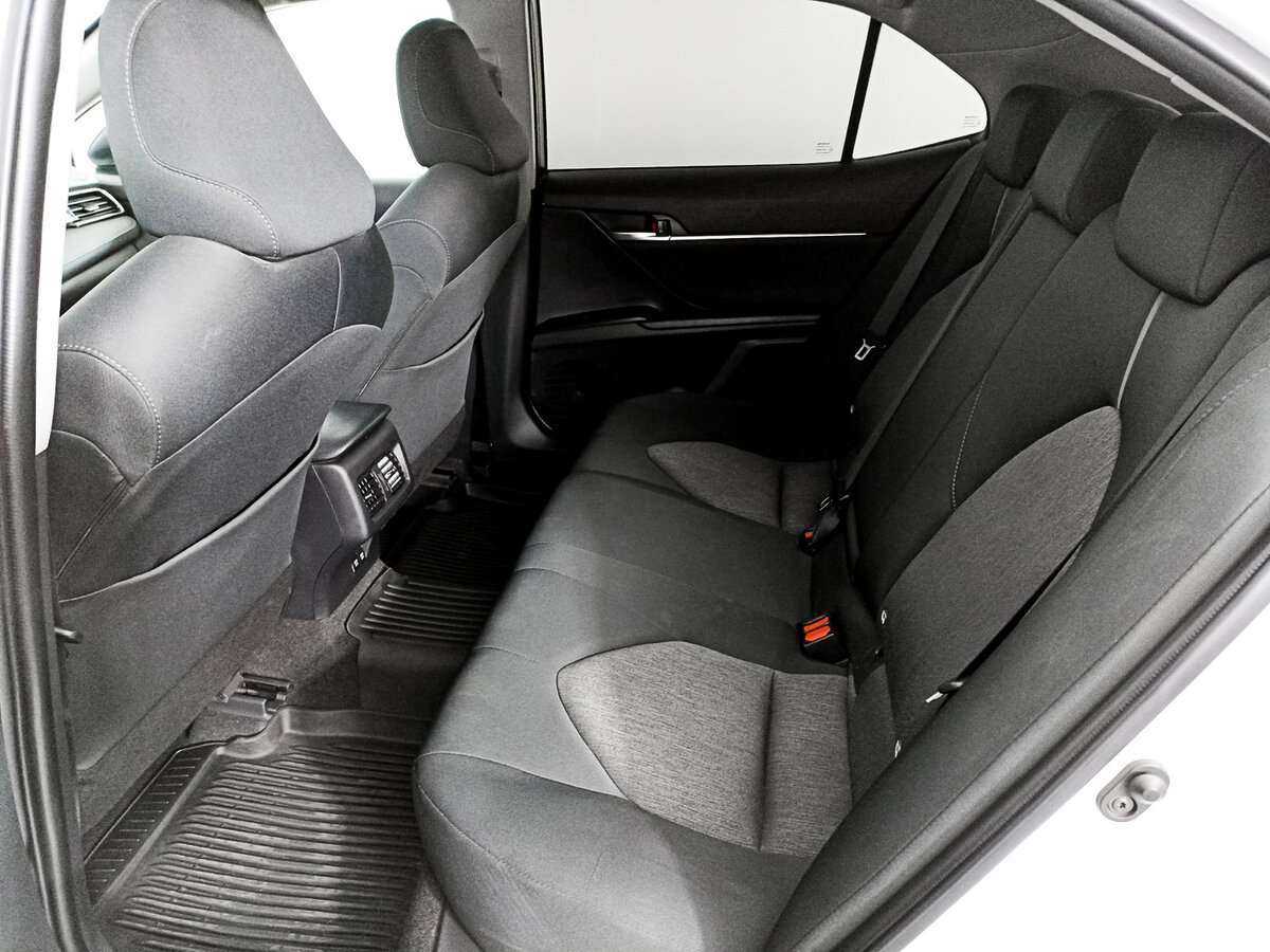 Toyota Camry 2021 года с пробегом. Фото: #8