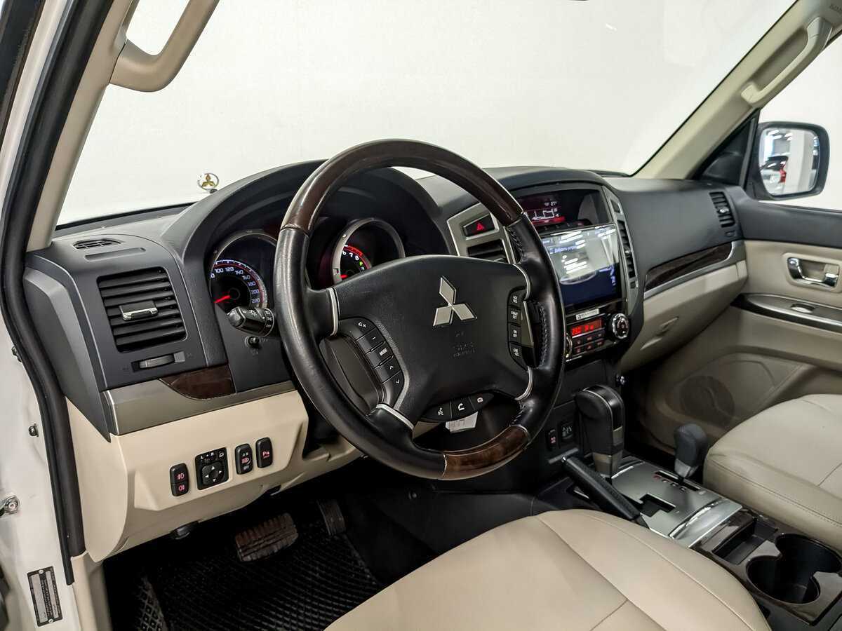 Mitsubishi Pajero 2020 года с пробегом. Фото: #15