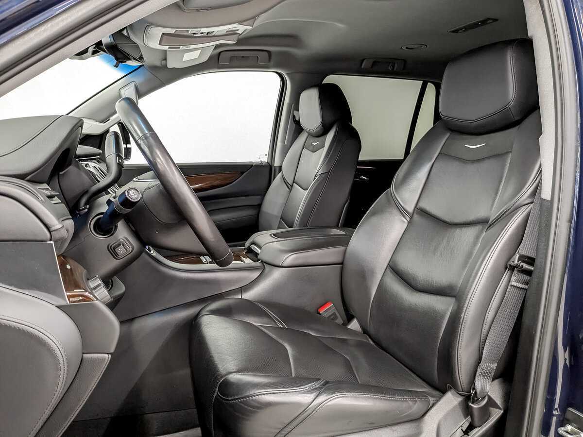 Cadillac Escalade 2018 года с пробегом. Фото: #16