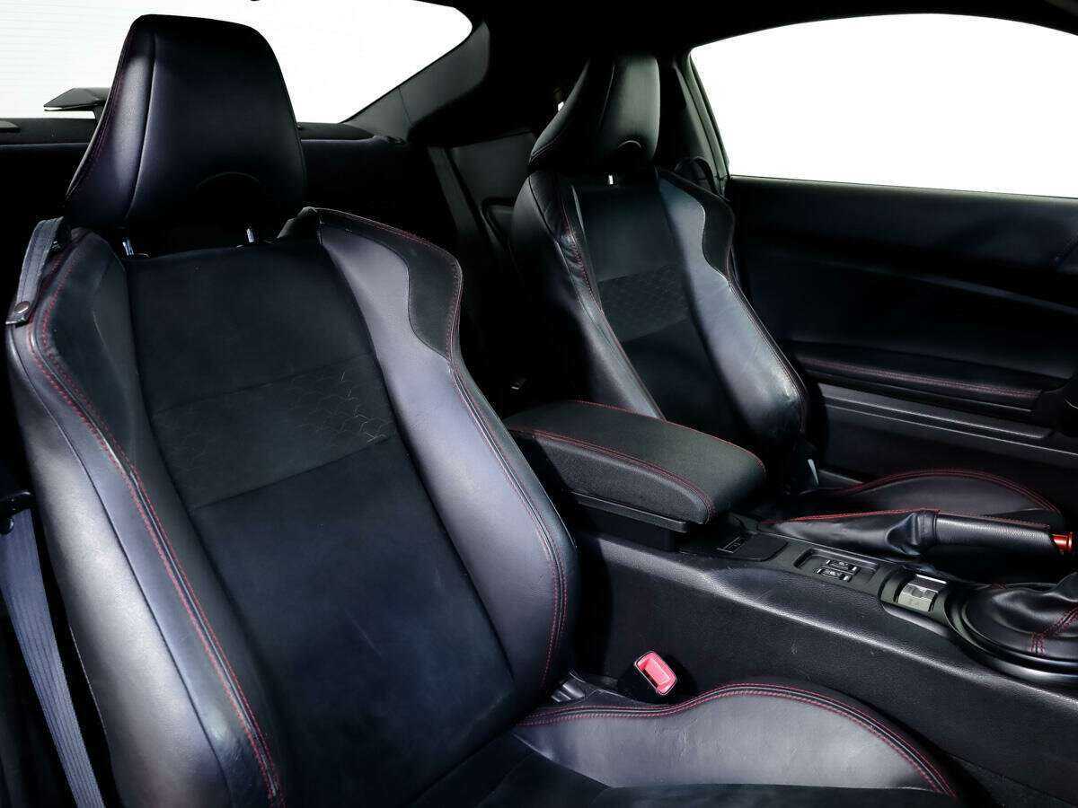 Toyota GT86 2012 года с пробегом. Фото: #7