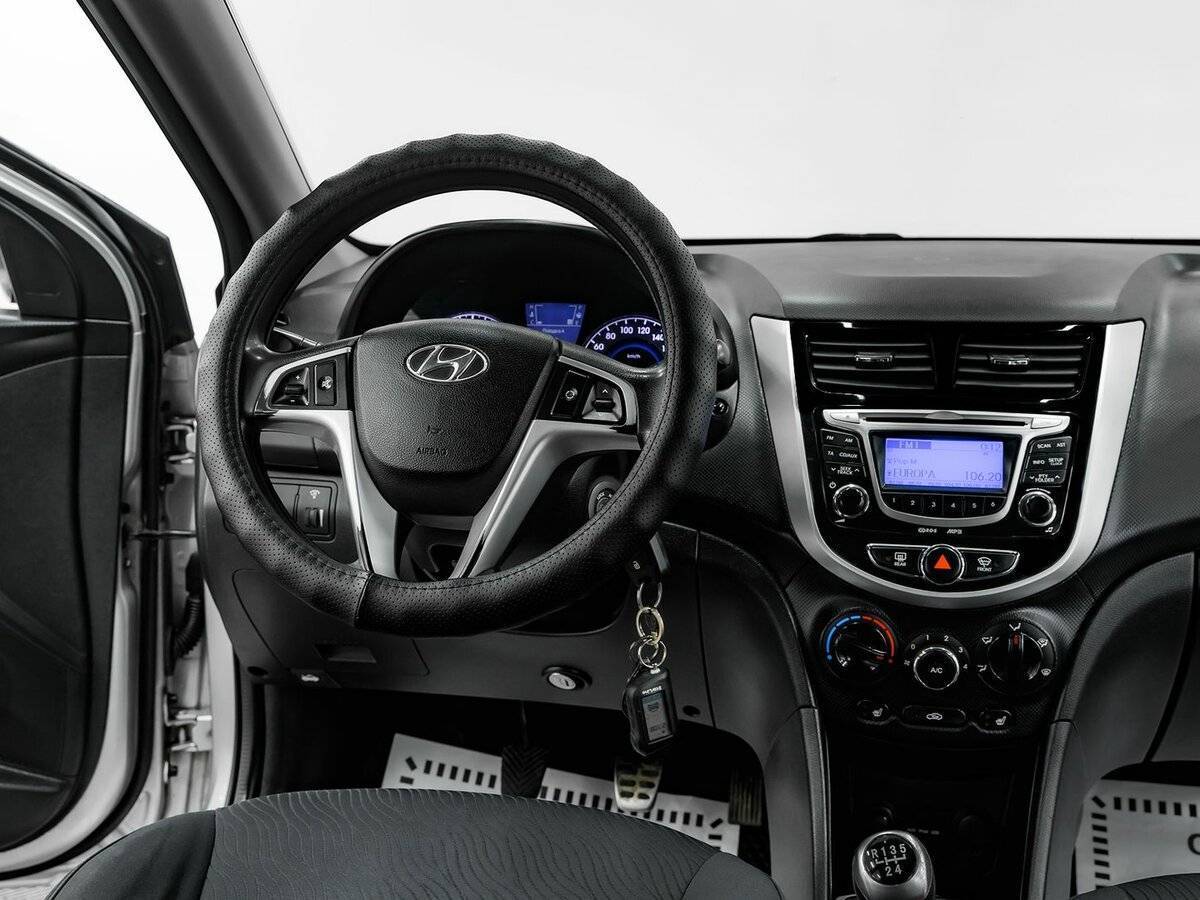 Hyundai Solaris 2011 года с пробегом. Фото: #11