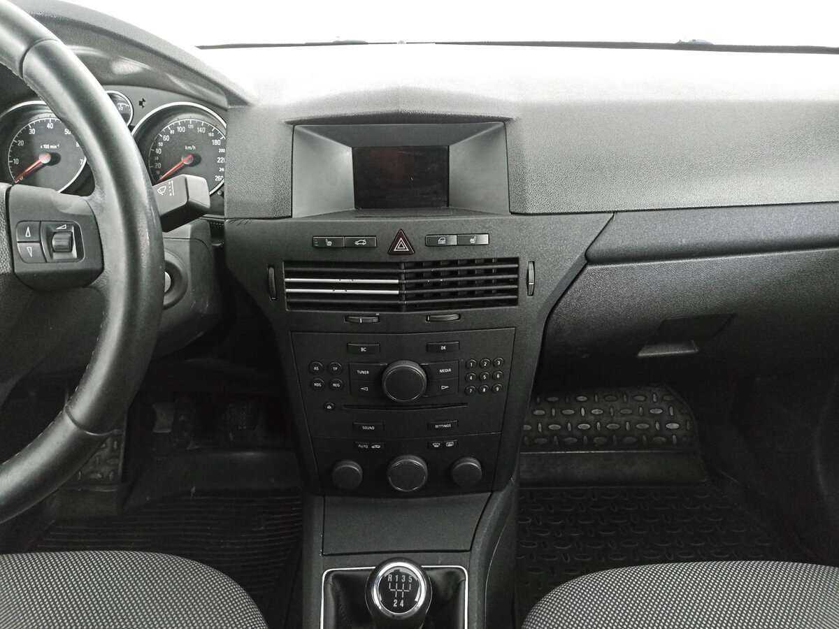 Opel Astra 2013 года с пробегом. Фото: #12