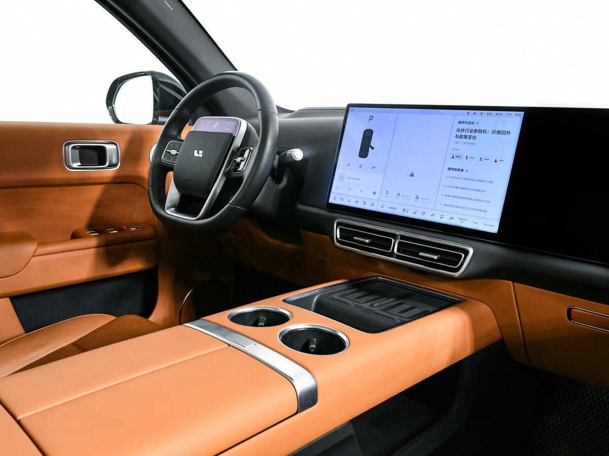 LiXiang L7 2024 года с пробегом. Фото: #6