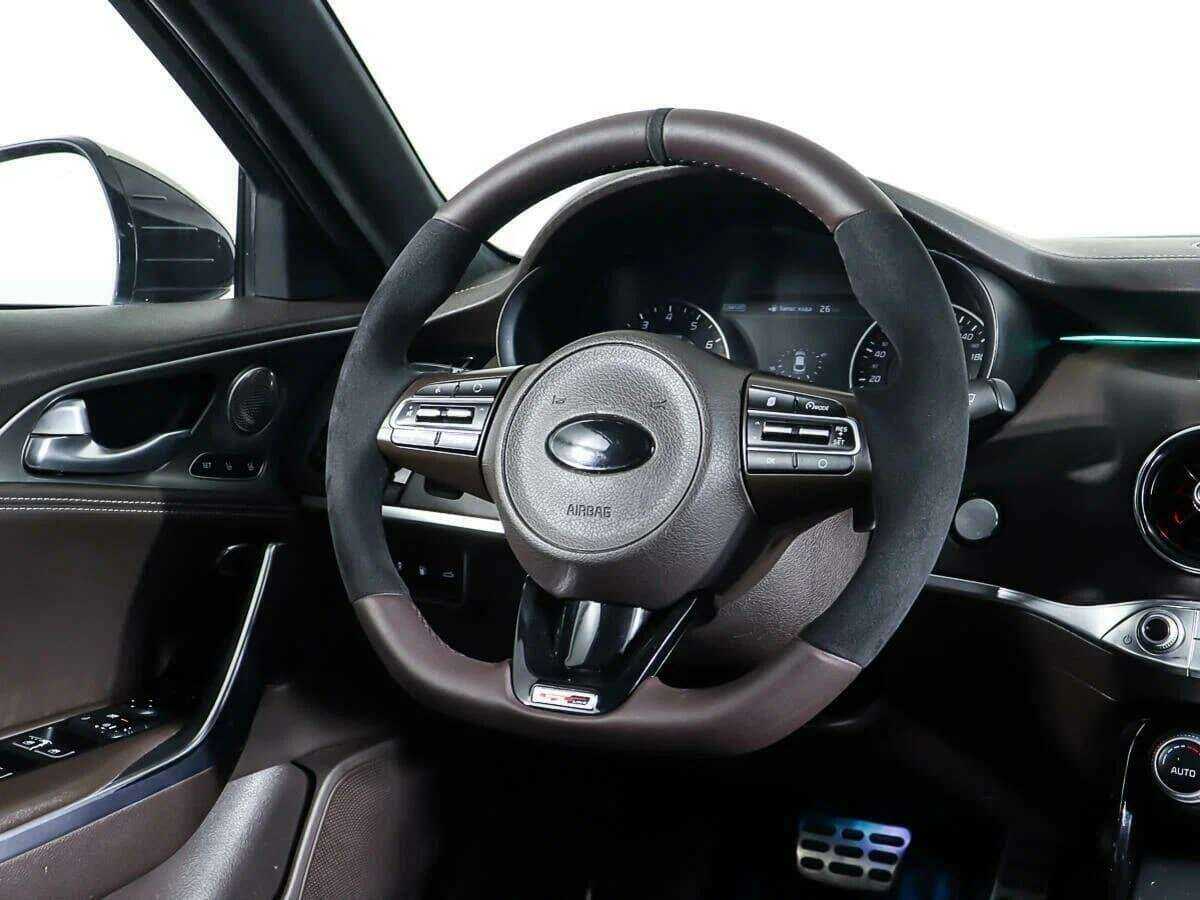 Kia Stinger 2018 года с пробегом. Фото: #9