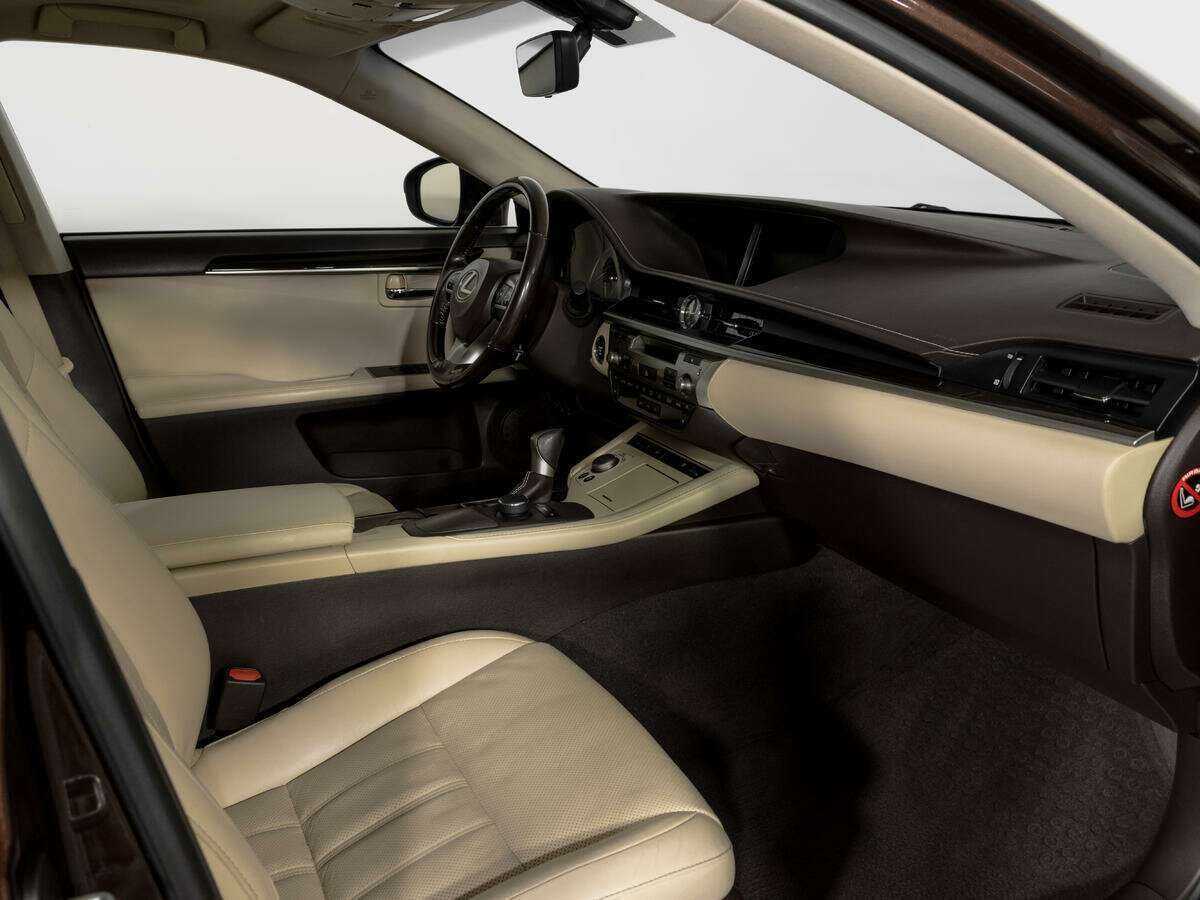 Lexus ES 2015 года с пробегом. Фото: #8