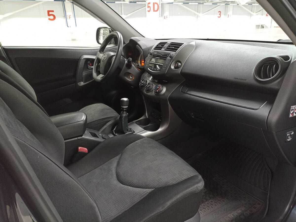 Toyota RAV4 2012 года с пробегом. Фото: #10