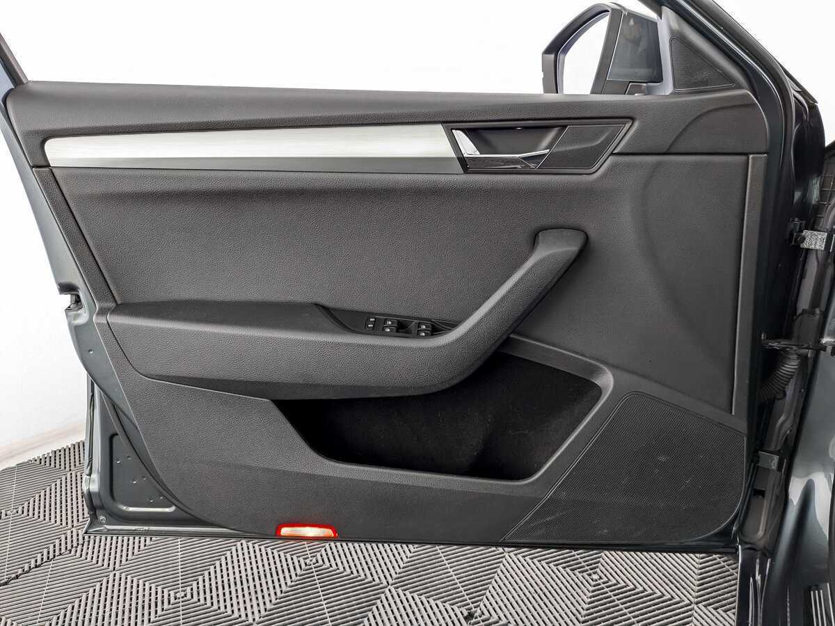 Skoda Superb 2018 года с пробегом. Фото: #14