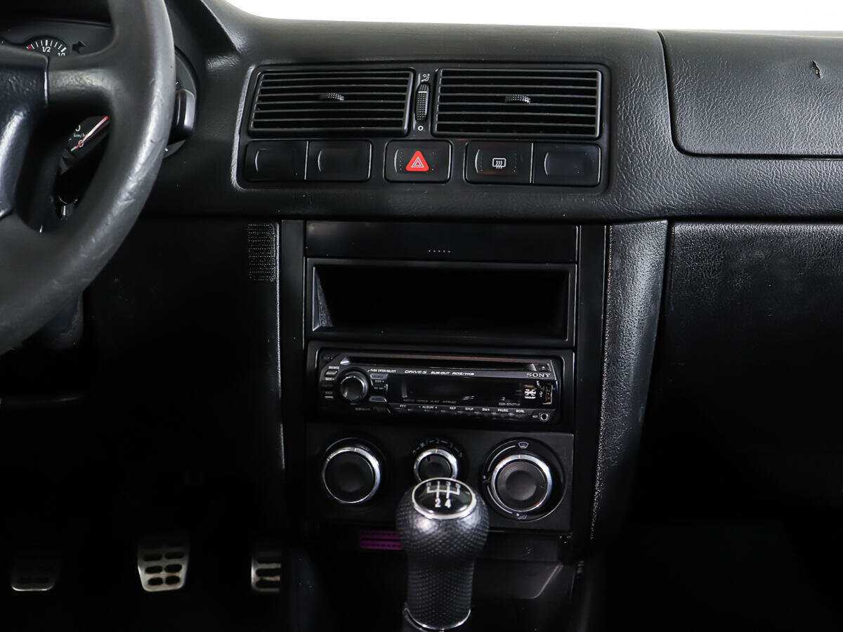 Volkswagen Golf 1999 года с пробегом. Фото: #11